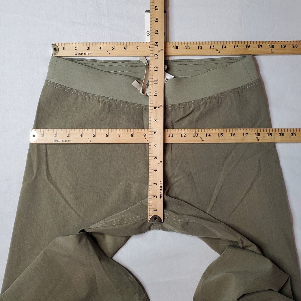 Figs Women's Size MT NWT High Waisted Livingston Basic Scrub Pants Green T21003T - Picture 2 of 8